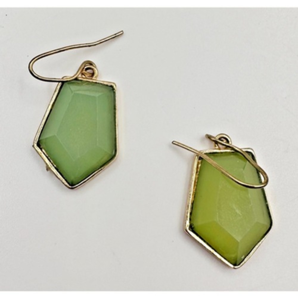 Vintage 90s Green Stone Dangle Earrings Gold Tone Geometric Shield Boho Fashion